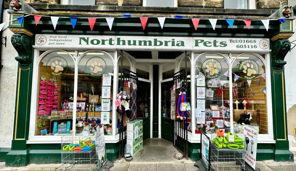 Northumbria Pets storefront in Alnwick, UK